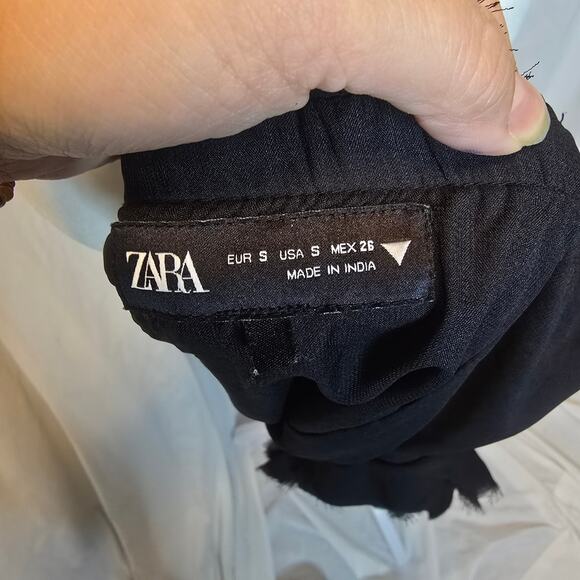 Zara Women’s Black Scalloped Strapless Mini Dress Ruffled Size S - Picture 4 of 6